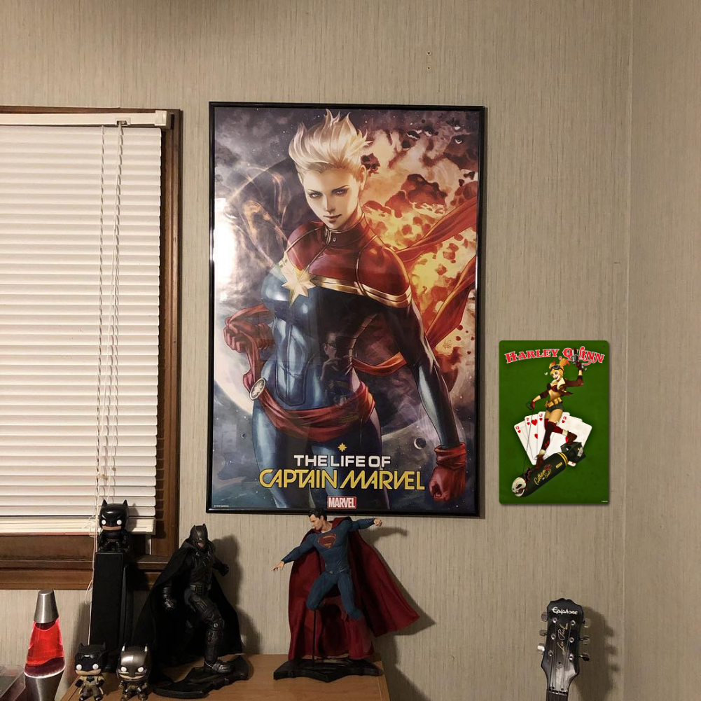 Harley Quinn Pin-Up Tin Sign – “Gotham or Bust!”