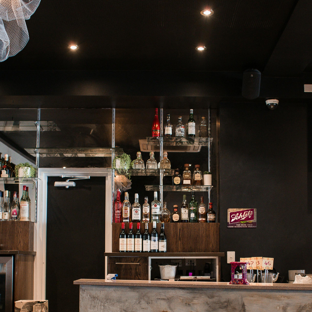 Schlitz Beer Vintage Metal Sign – Milwaukee Famous