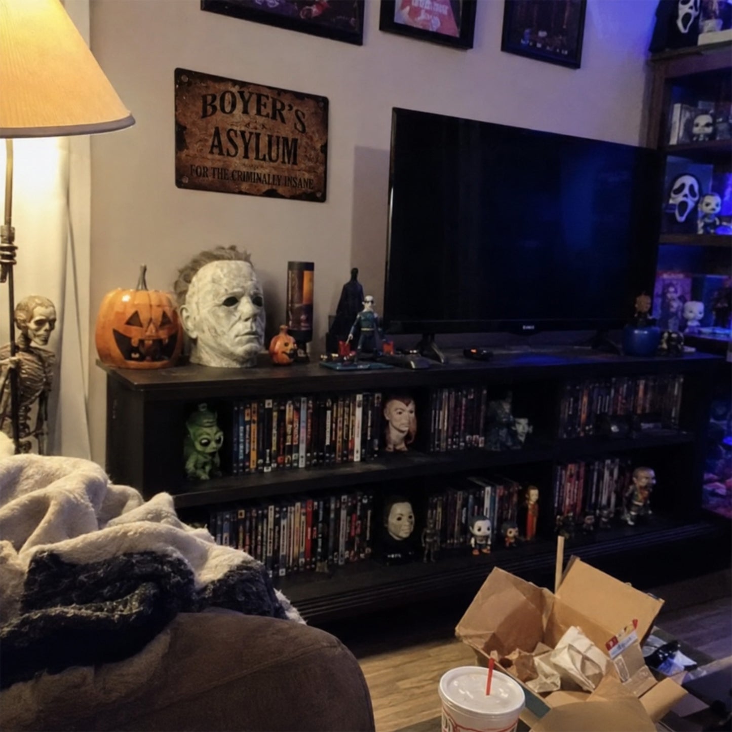 Custom Name’s Asylum Metal Sign – Personalized Horror Halloween Wall Decor